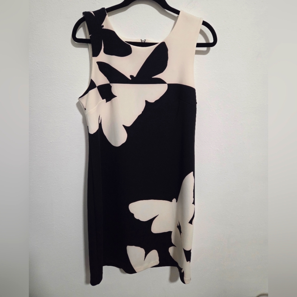 Worthington Elegant Black and White Butterfly Dress. Size Medium